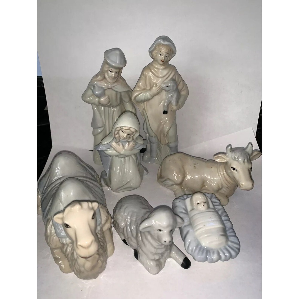 Nativity Pieces Porcelain 7pc Set [Incomplete] 🎄